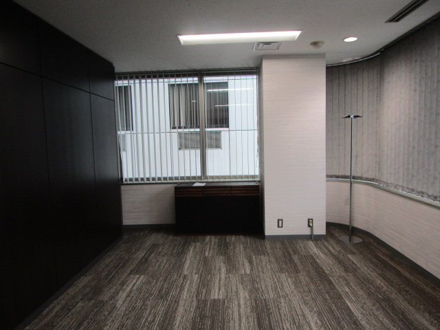 淀鋼商事㈱ 東京支店