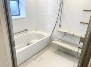 リビングを見渡せる広々アイランドキッチン