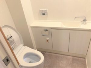 リビングを見渡せる広々アイランドキッチン